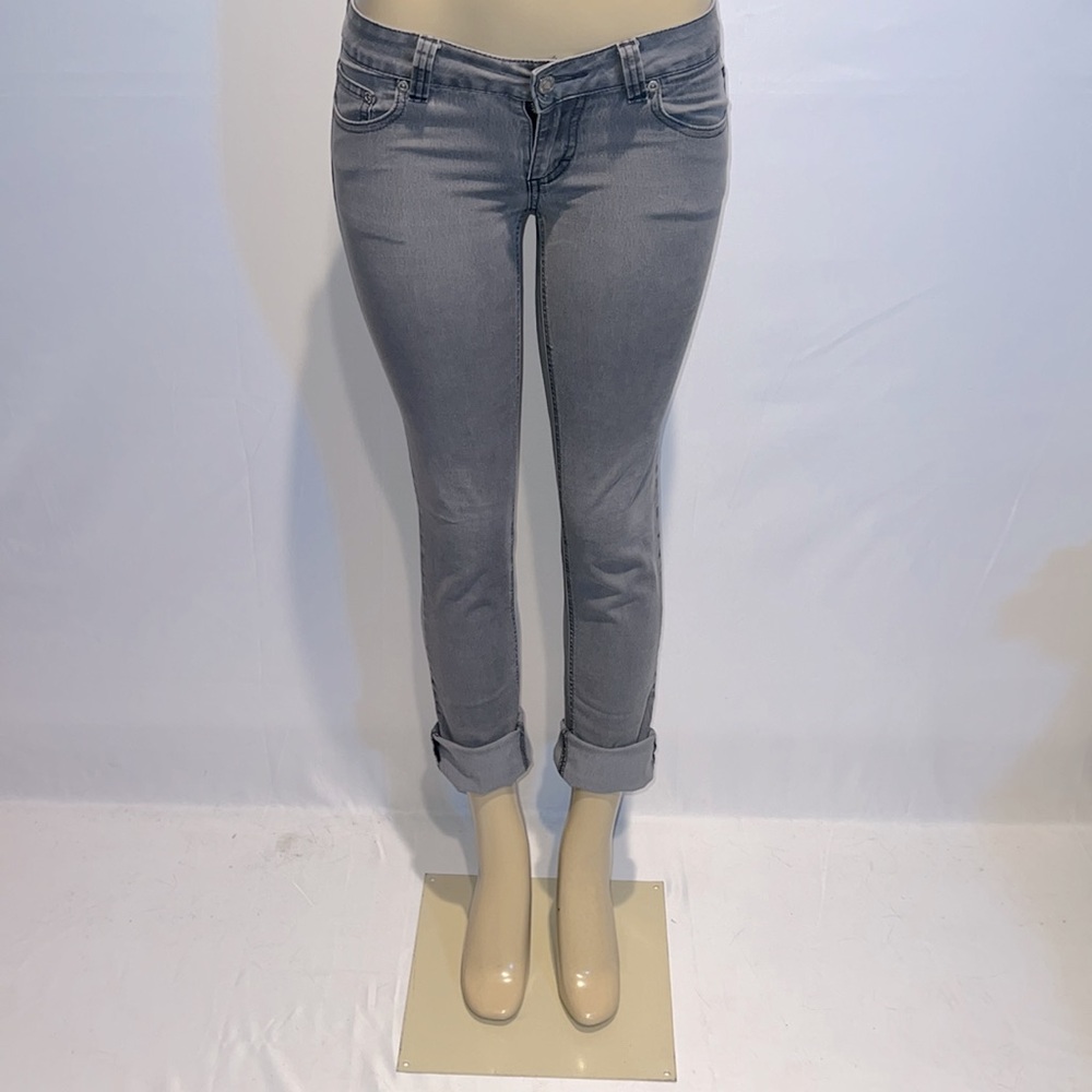 Forever Twenty One Low Rise Gray Skinny Jeans!